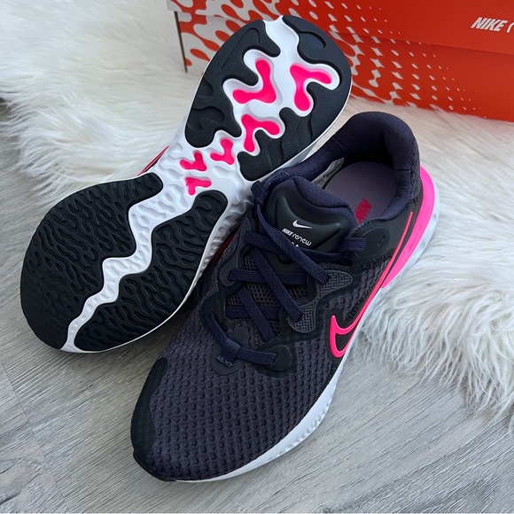 NWT Nike Renew Run 2 Women’s Shoes - Picture 3 of 9